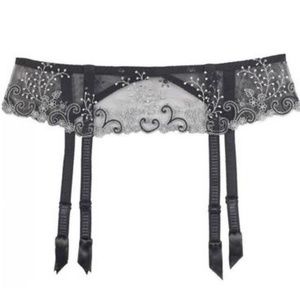 Simone Perele Delice Garter Belt Size M NWT Black